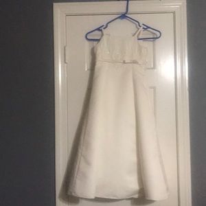 David’s Bridal Girls Dress Size 5